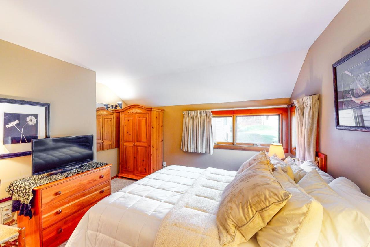 Cozy Modern Comfort Killington Exterior photo